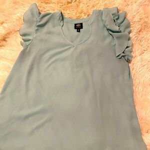 Beautiful Bobeau Ruffle Sleeve Top